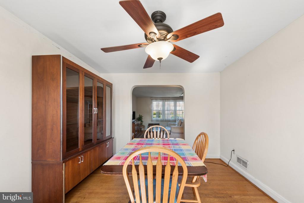 1545 DOXBURY ROAD