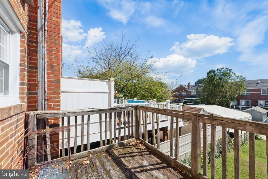 1545 DOXBURY ROAD