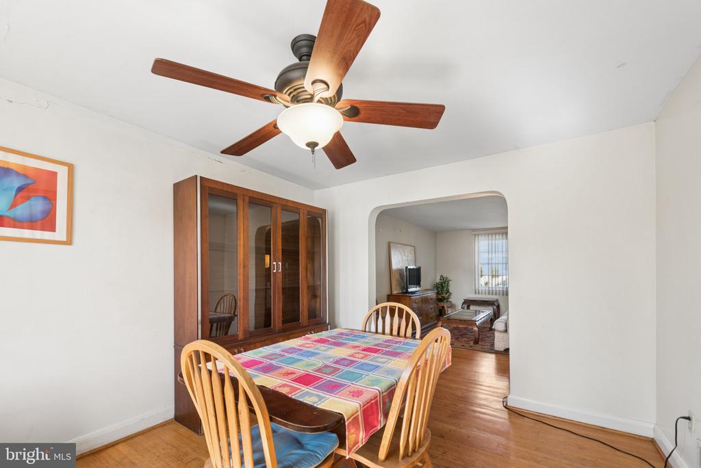 1545 DOXBURY ROAD