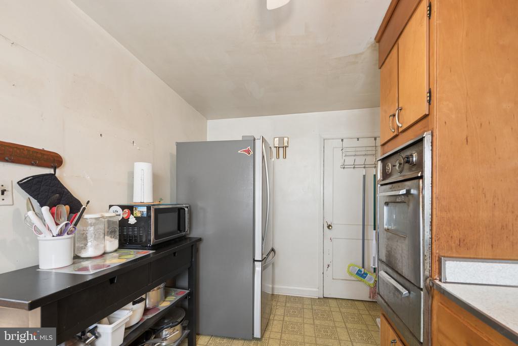 1545 DOXBURY ROAD