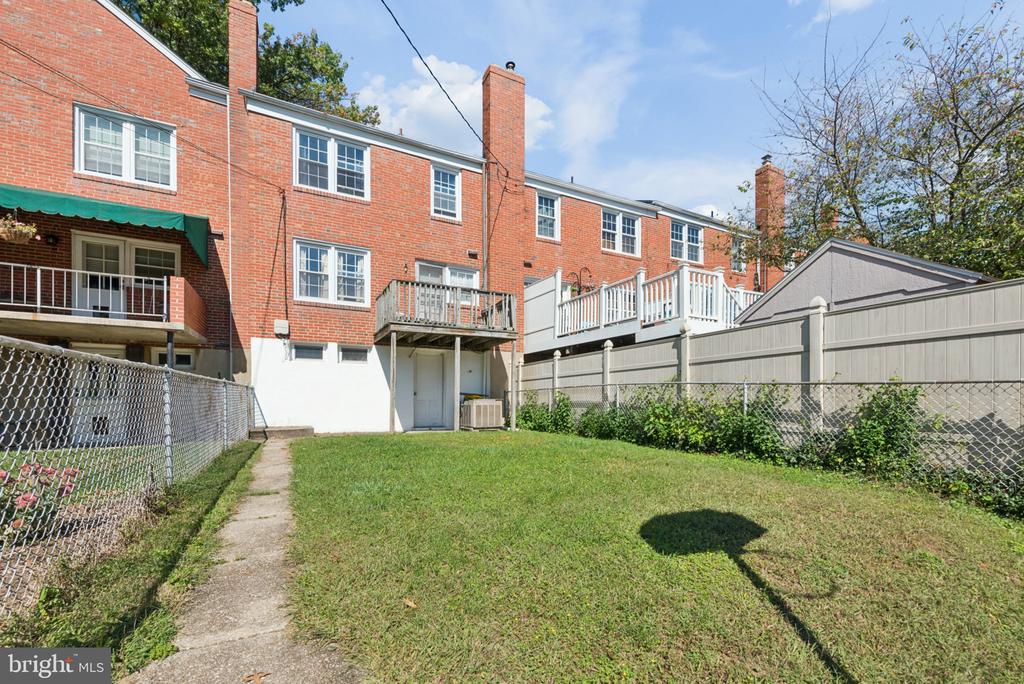 1545 DOXBURY ROAD