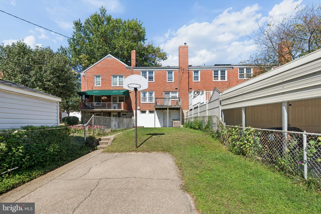 1545 DOXBURY ROAD