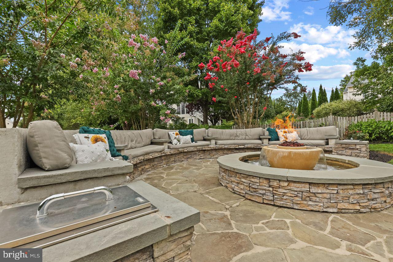 5996 CALVERT WAY