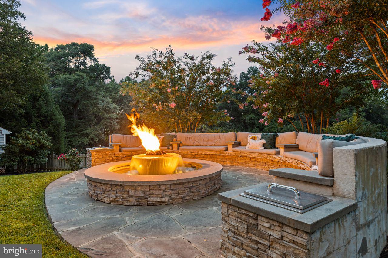 5996 CALVERT WAY