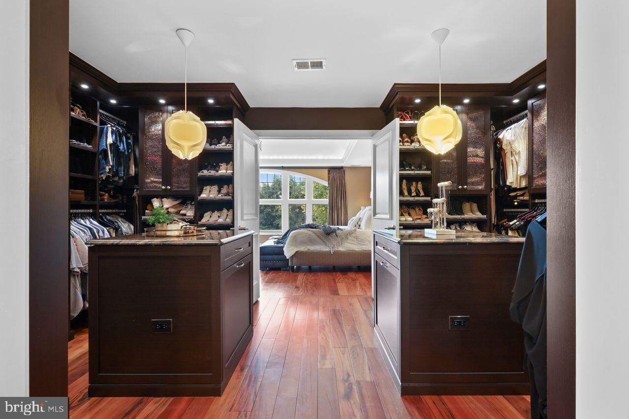 5996 CALVERT WAY