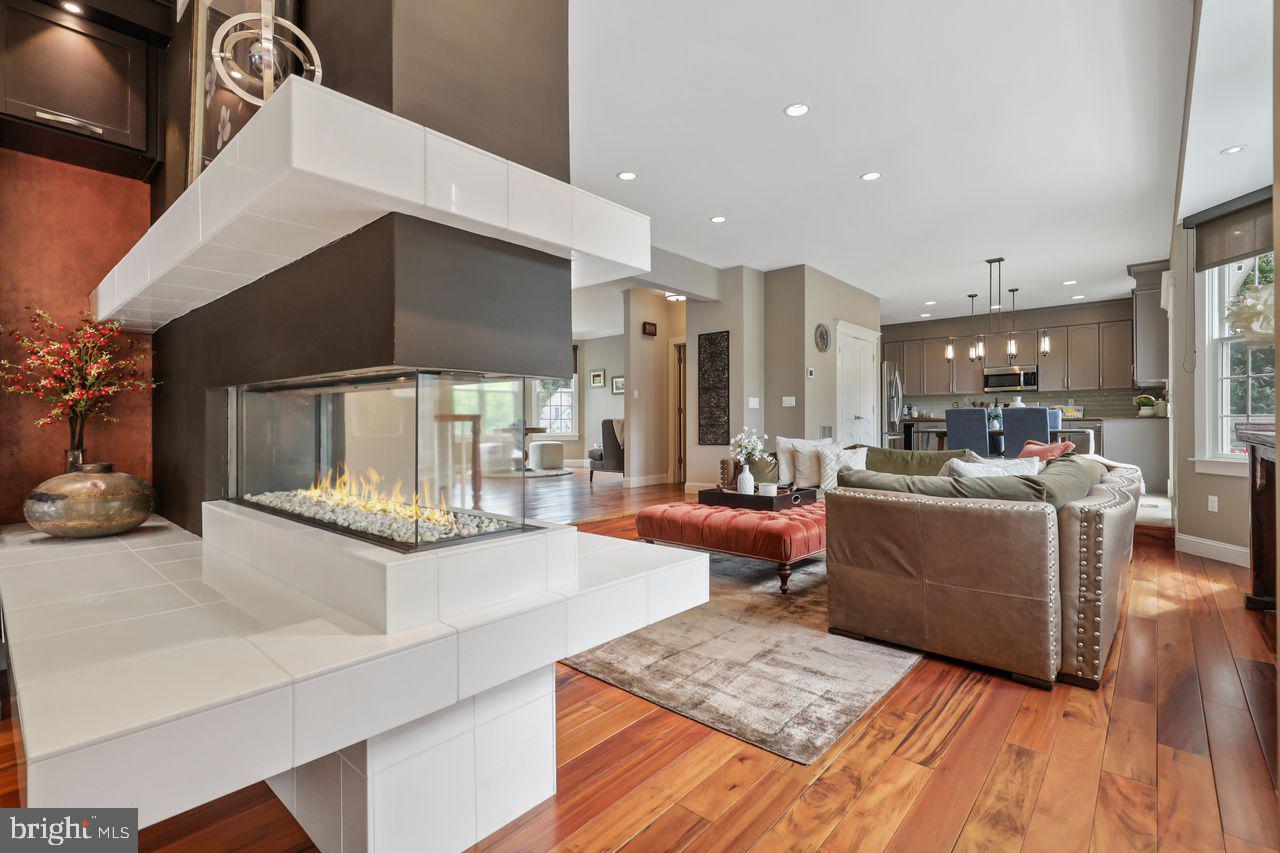 5996 CALVERT WAY
