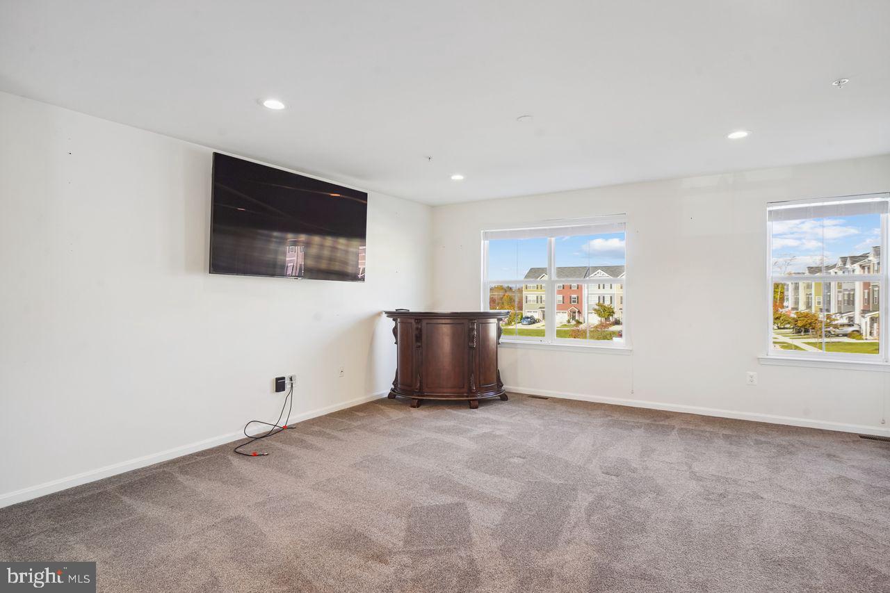 326 Crimson AVENUE