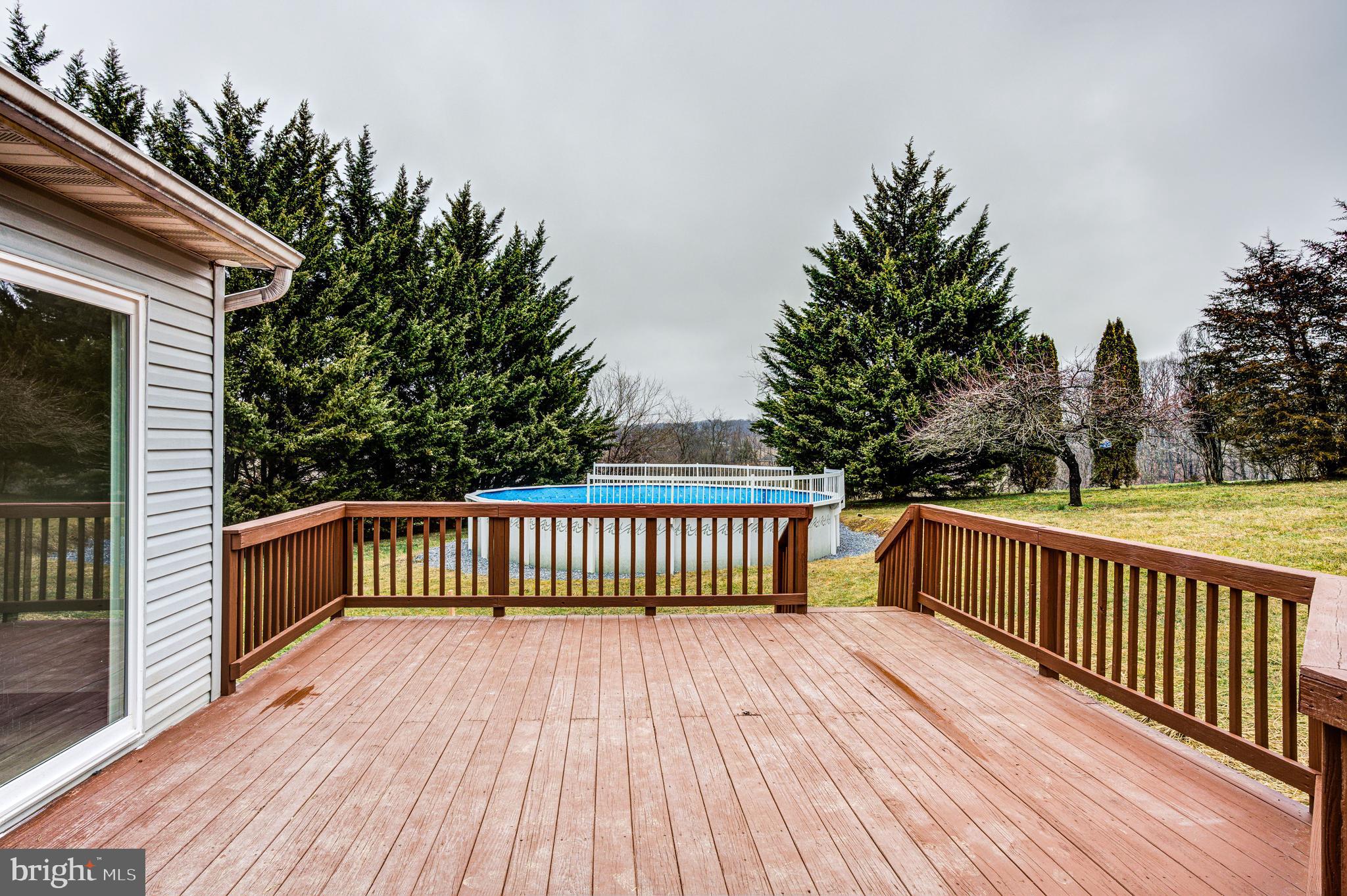 810 Knobs End Dr