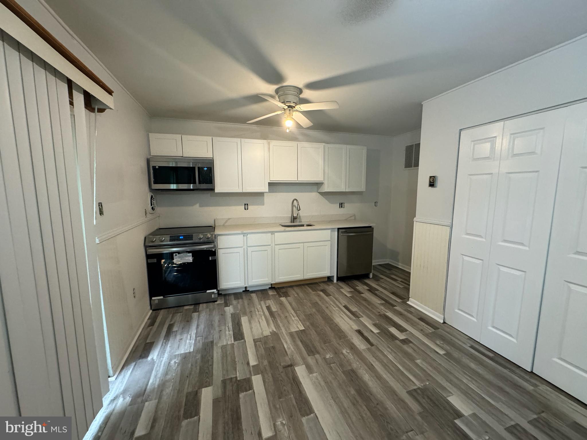 812 Johahn Dr