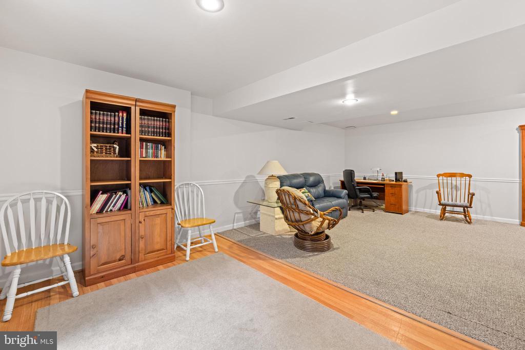 820 Caren Dr