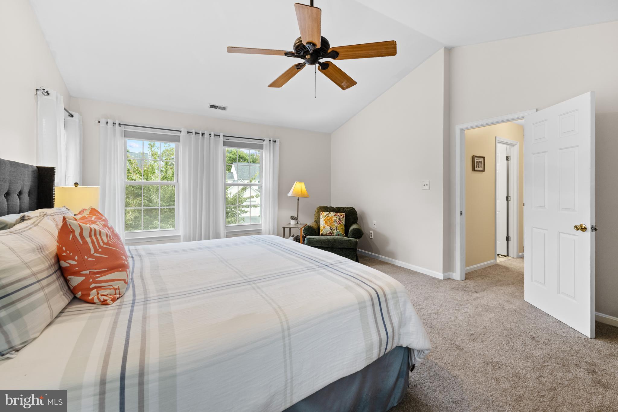 820 Caren Dr