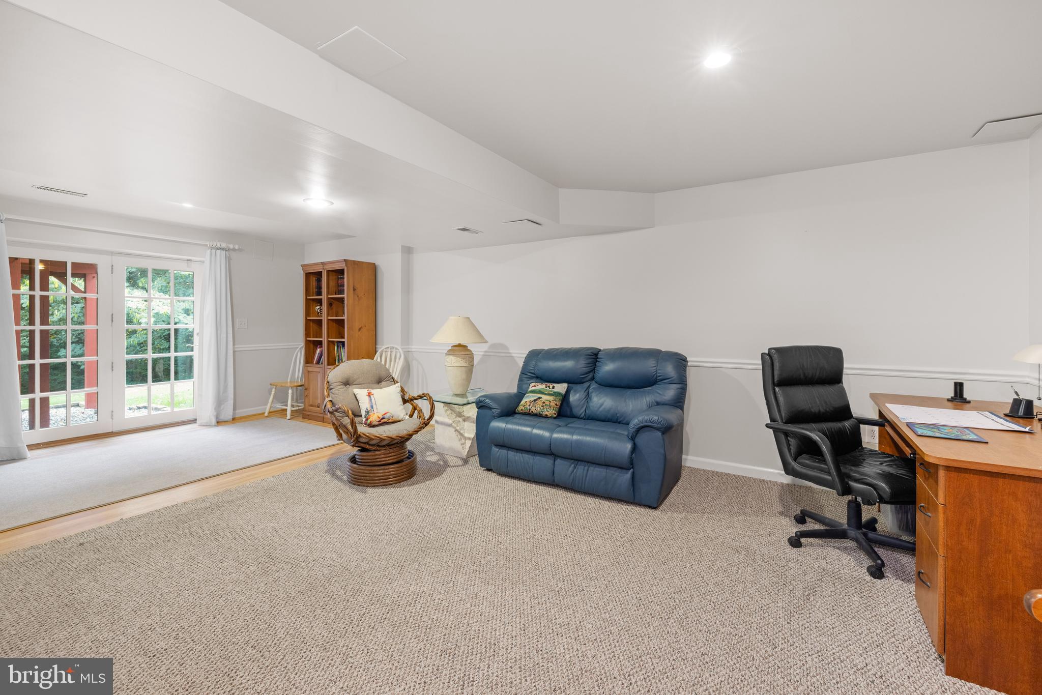 820 Caren Dr