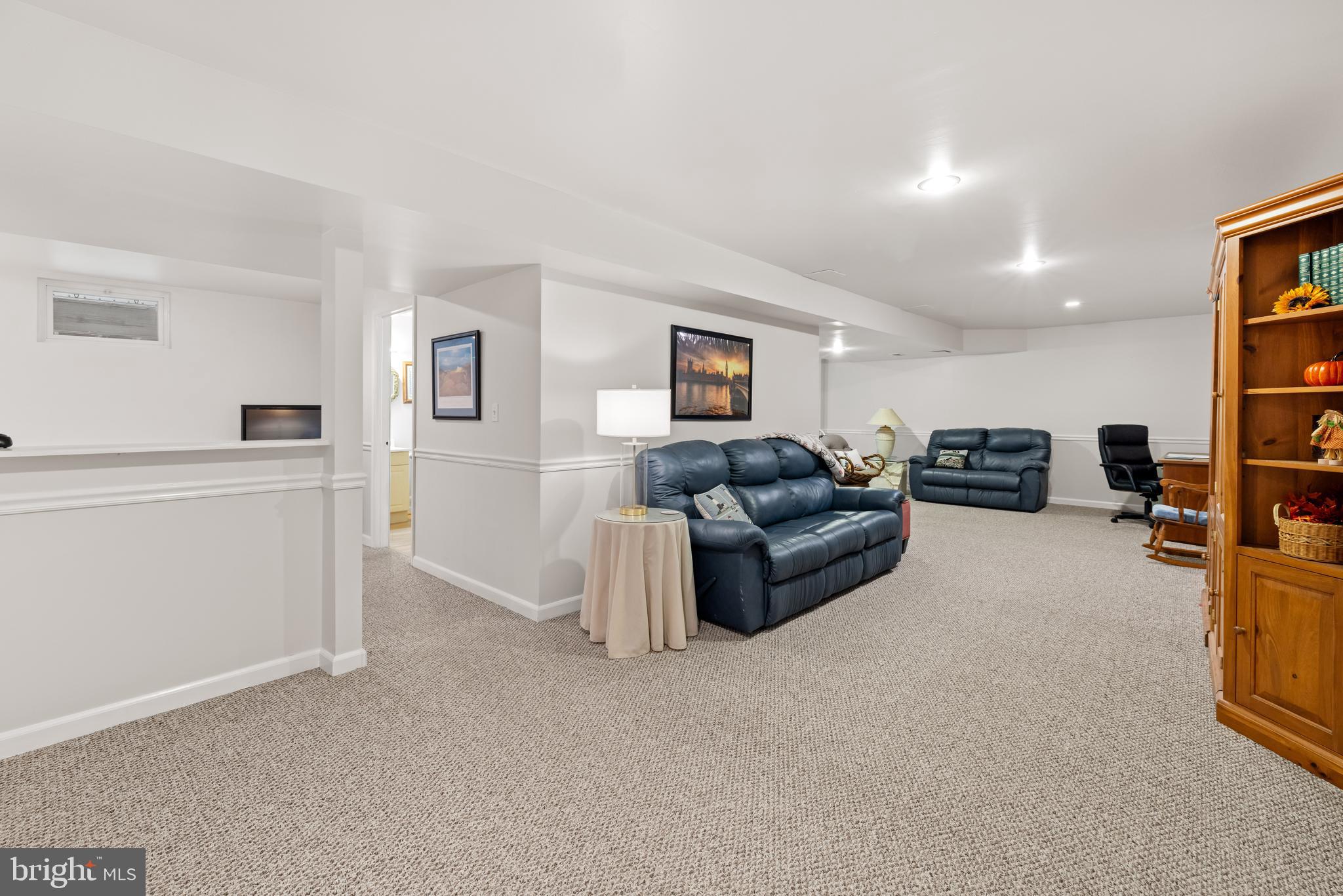 820 Caren Dr