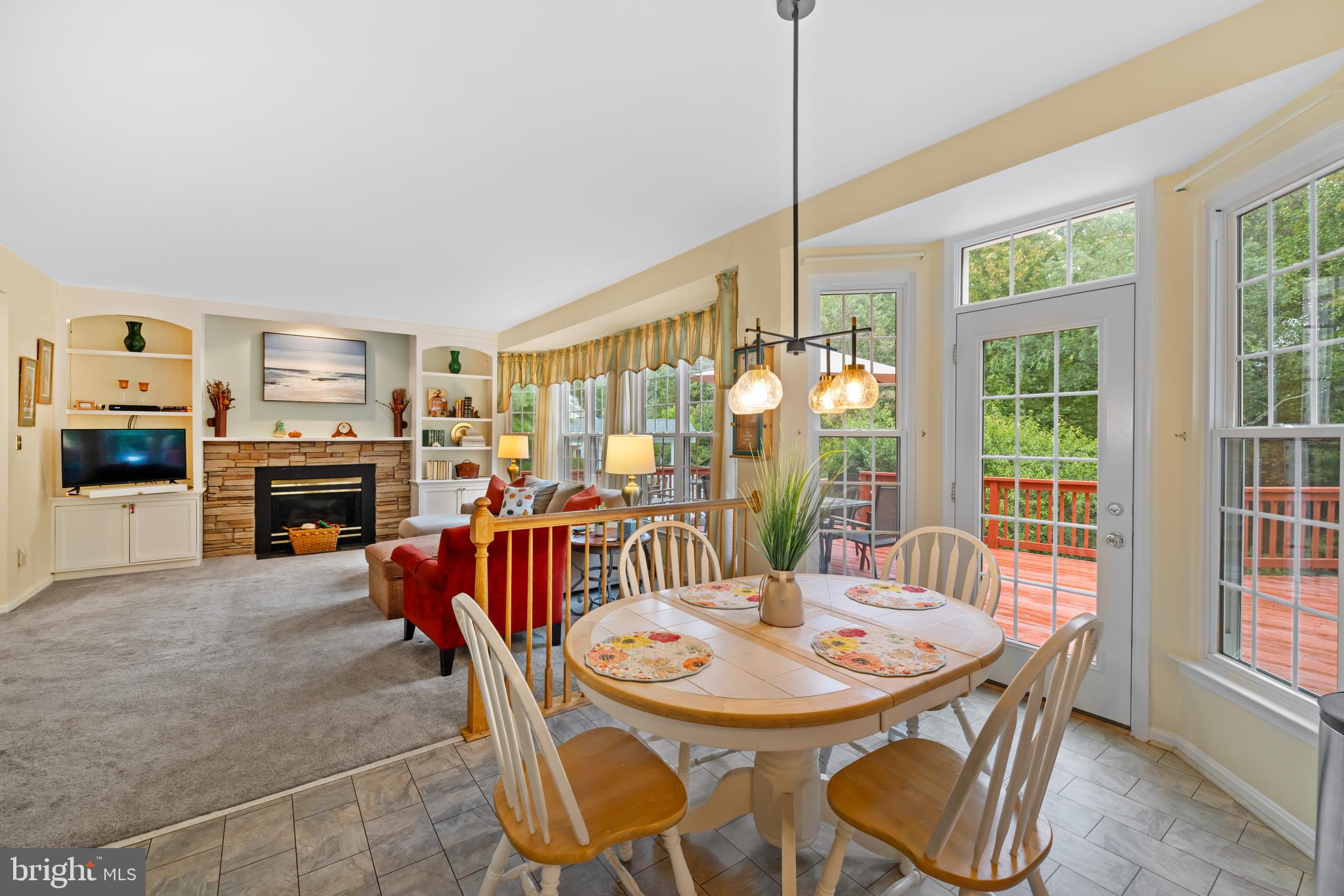 820 Caren Dr