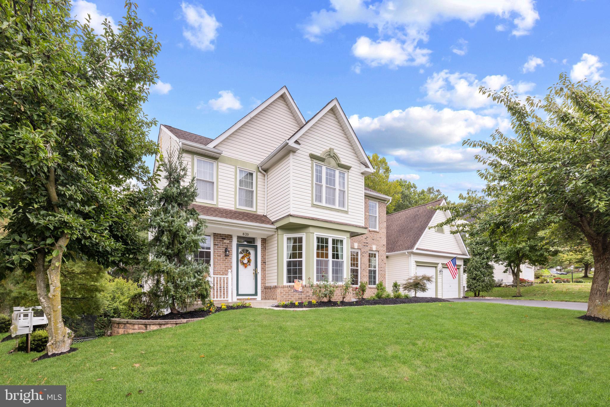 820 Caren Dr