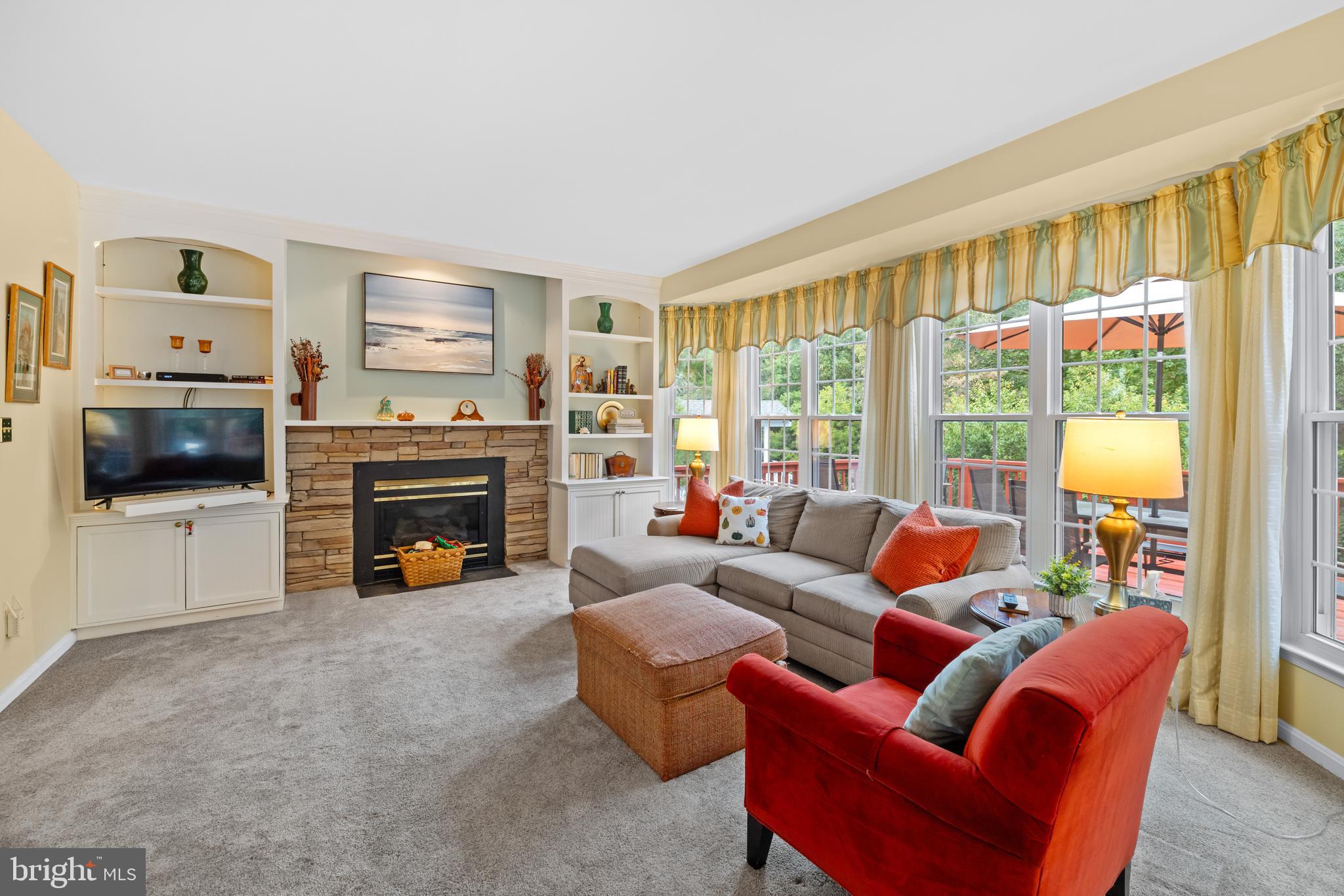 820 Caren Dr