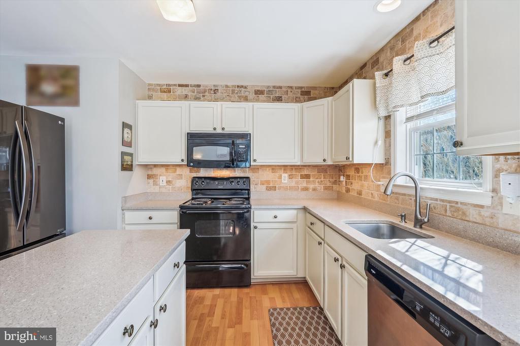 1021 Caren Dr