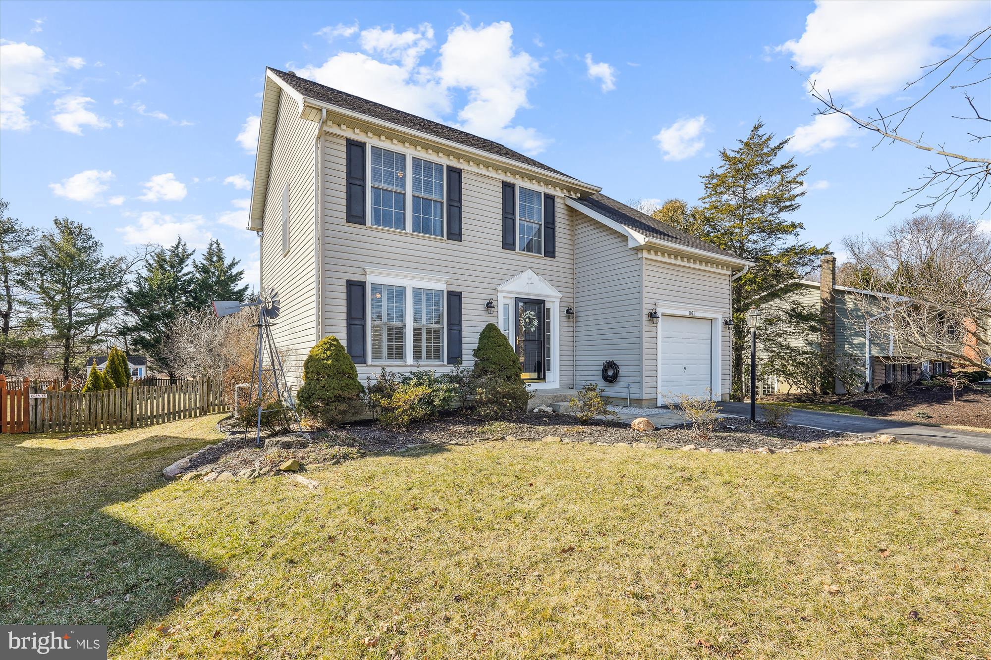 1021 Caren Dr