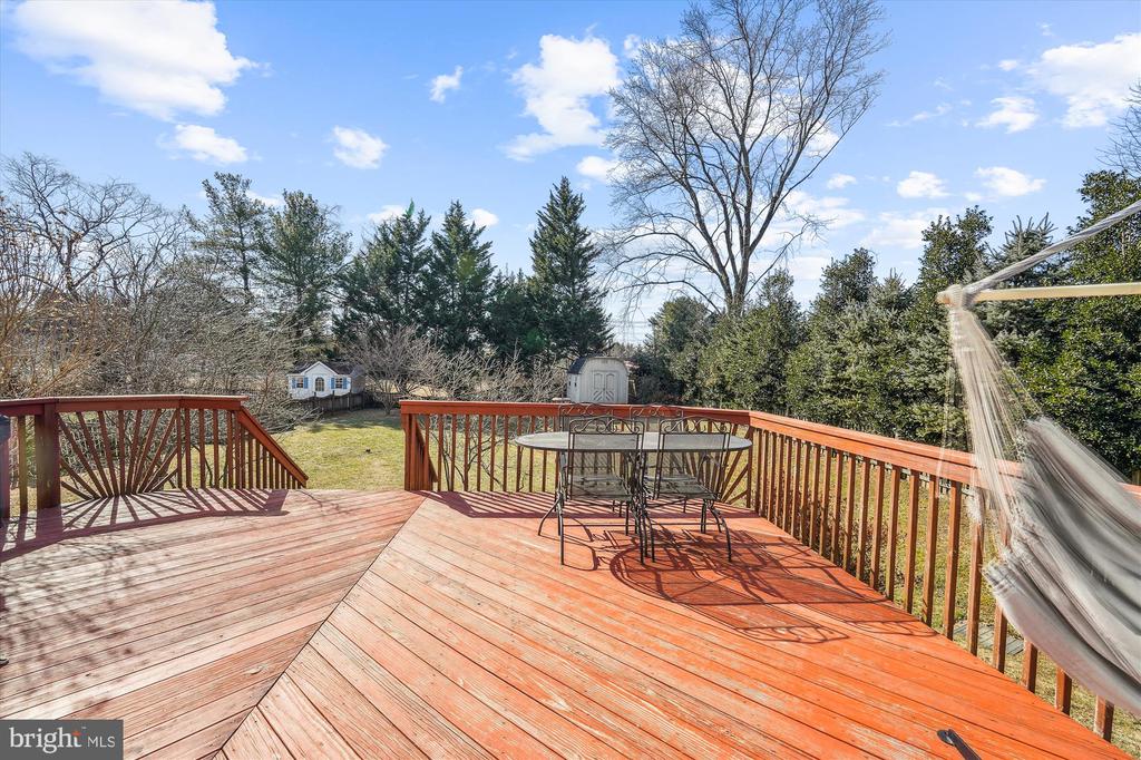 1021 Caren Dr