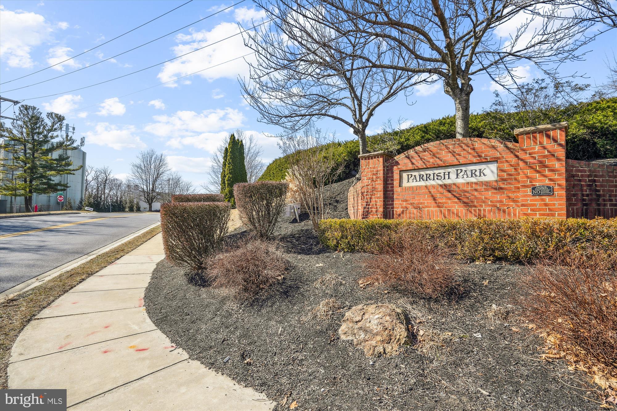 1021 Caren Dr