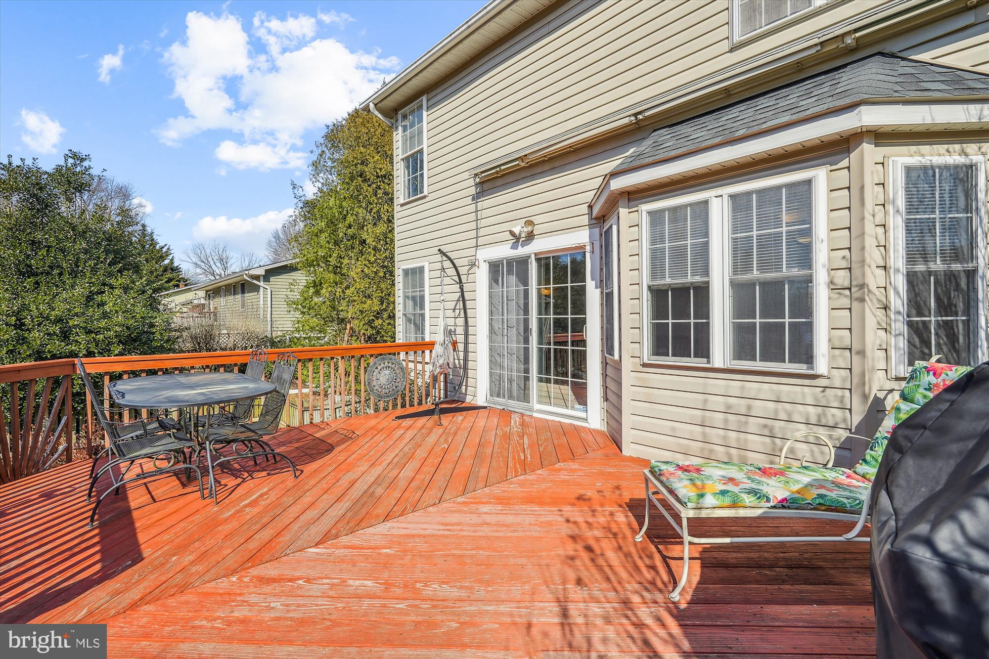 1021 Caren Dr