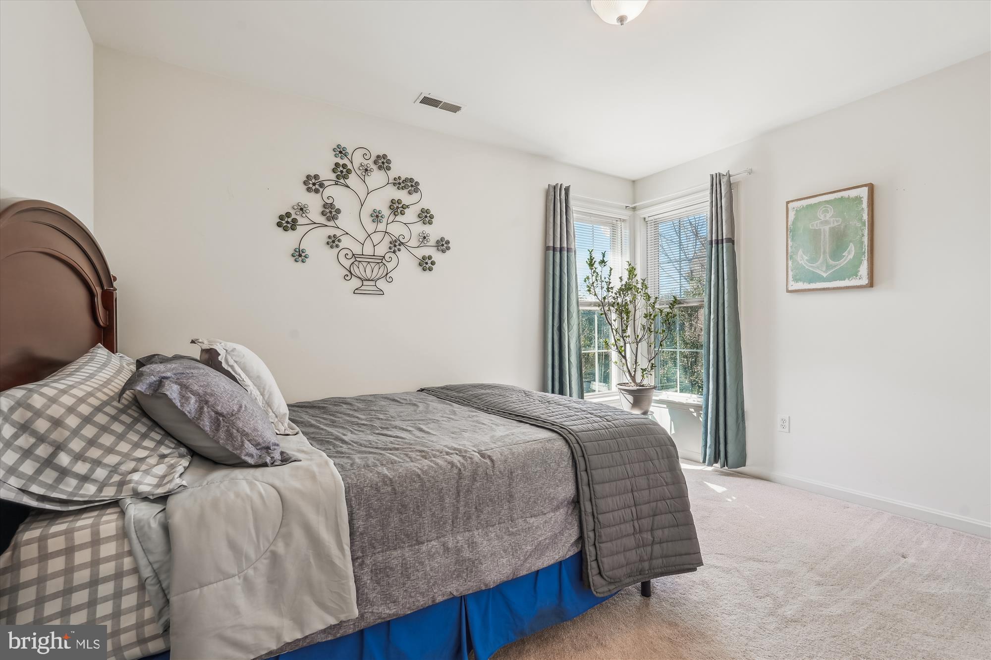 1021 Caren Dr