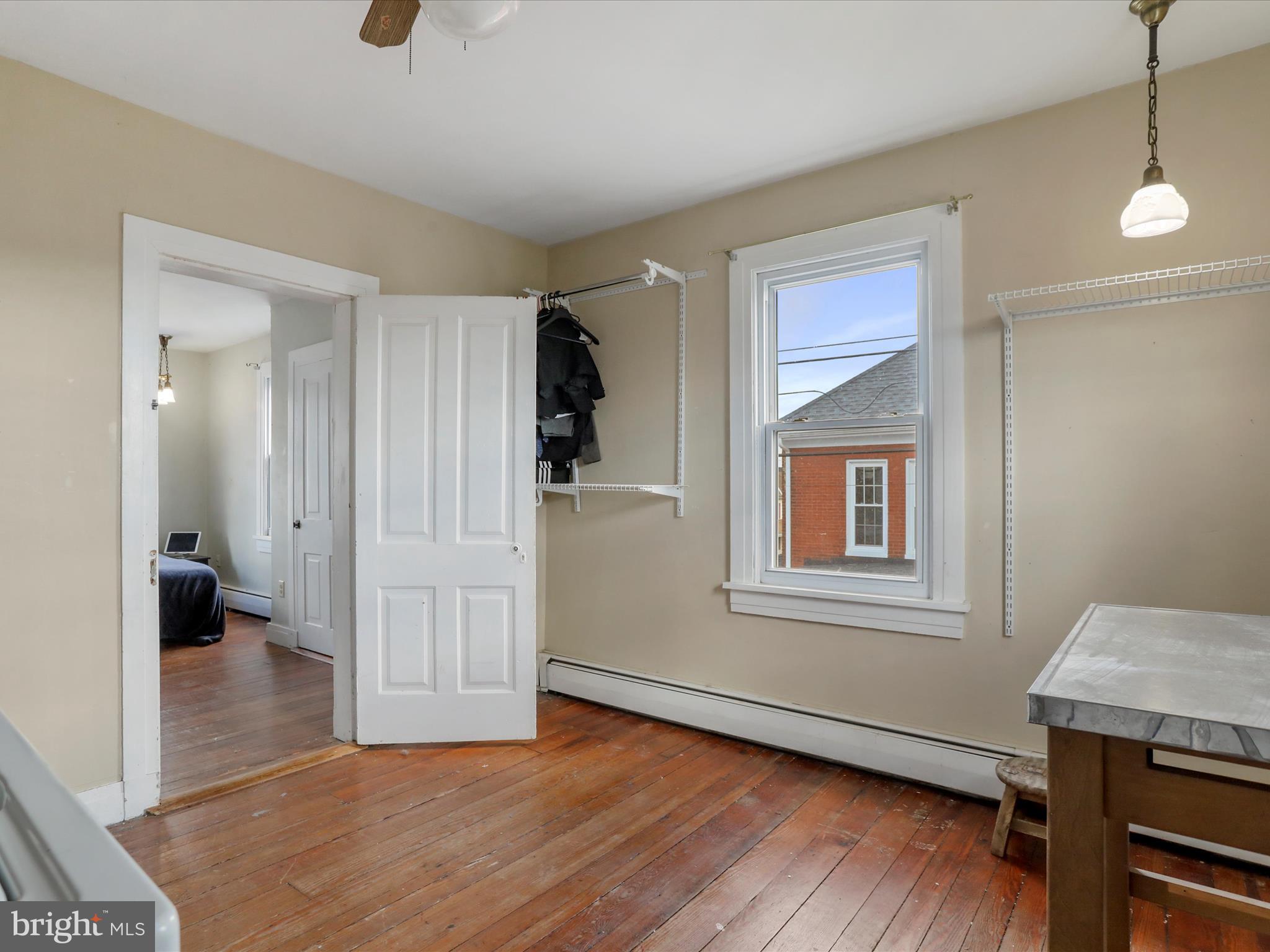 35 Middle St