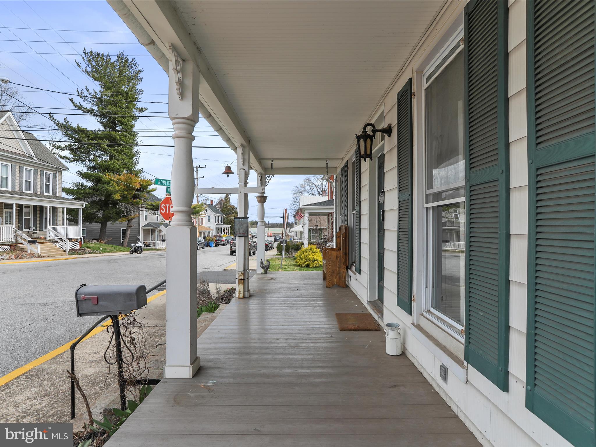 35 Middle St