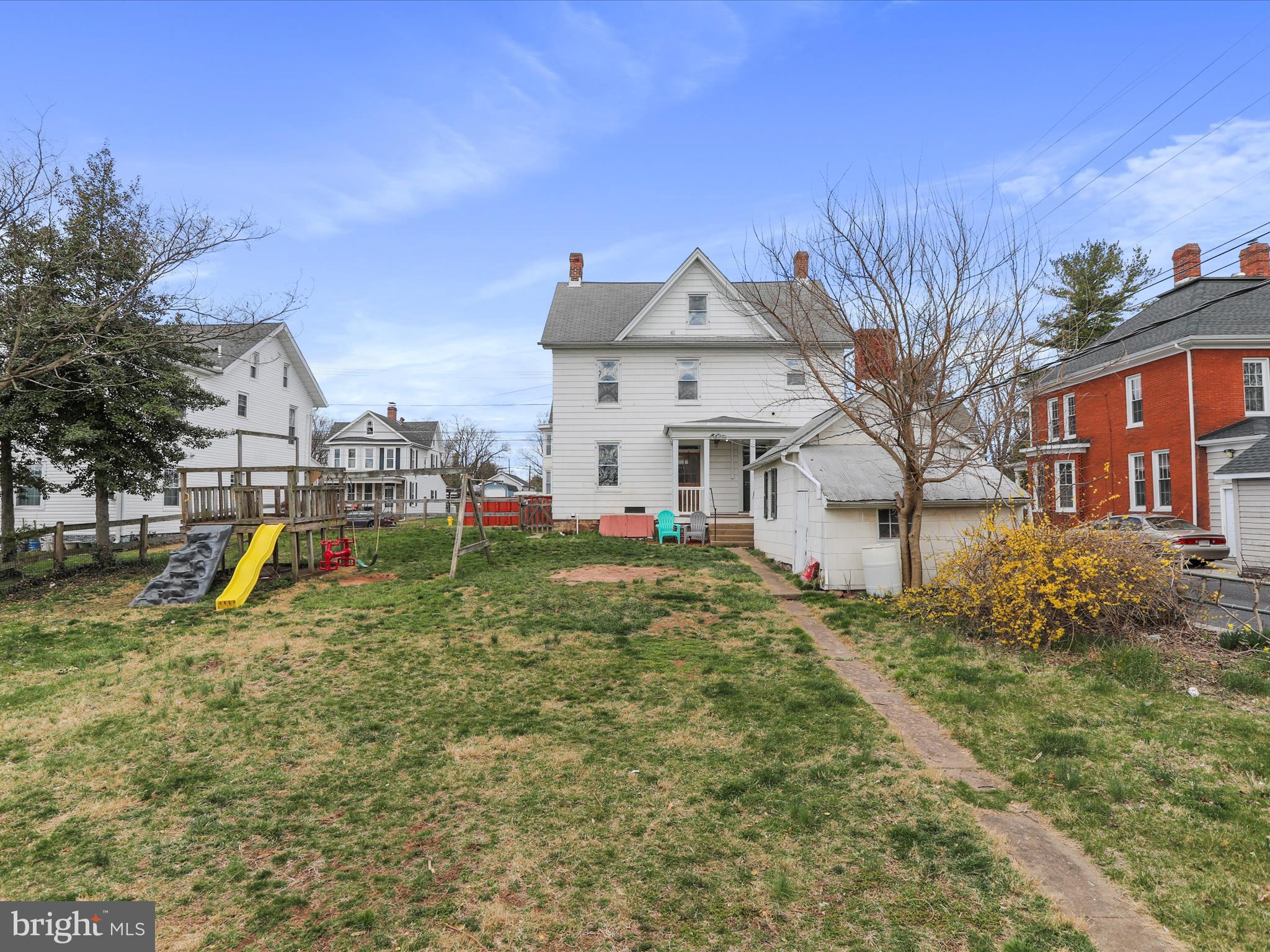 35 Middle St