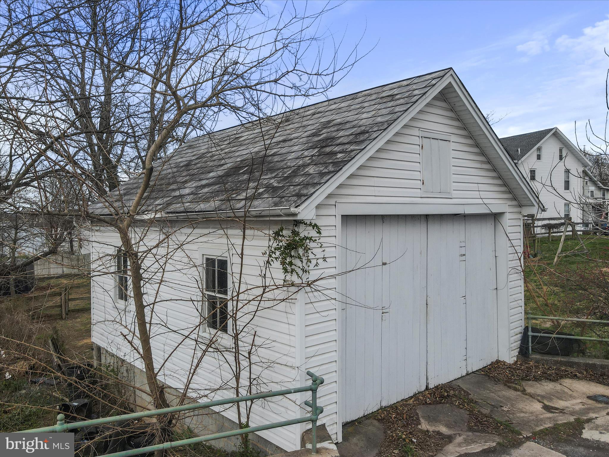 35 Middle St