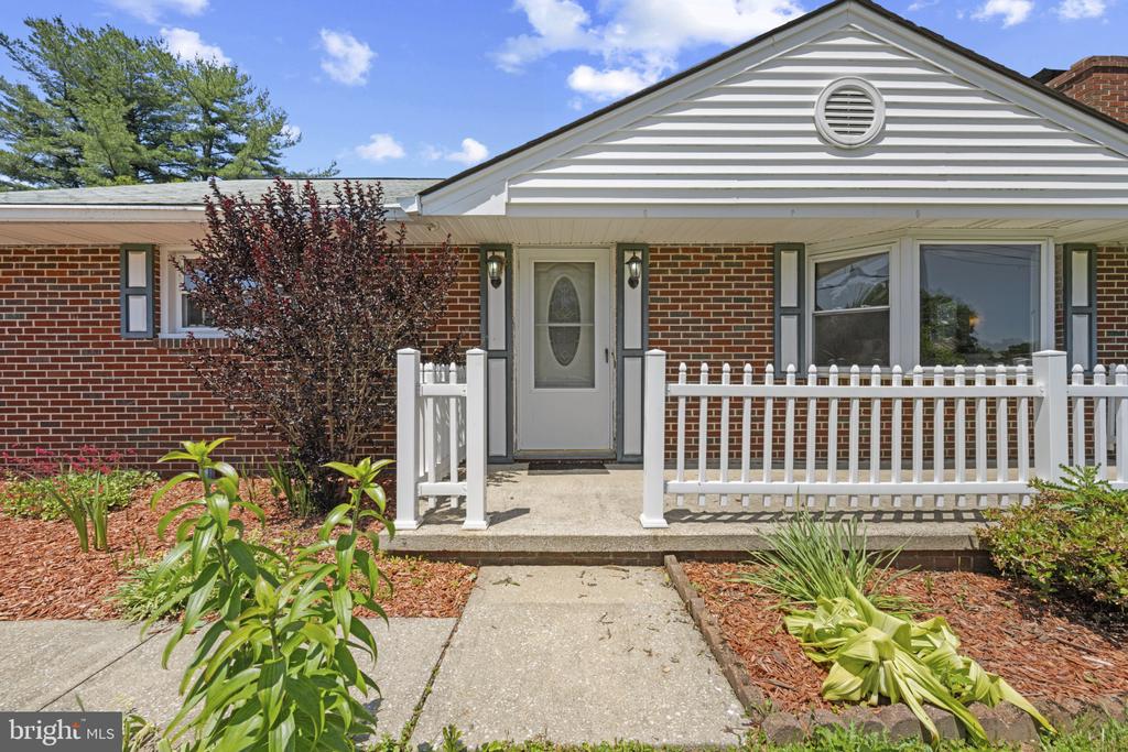812 William Ave