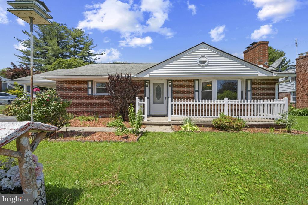 812 William Ave
