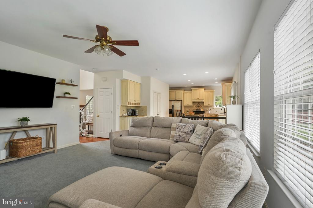 5987 Calvert