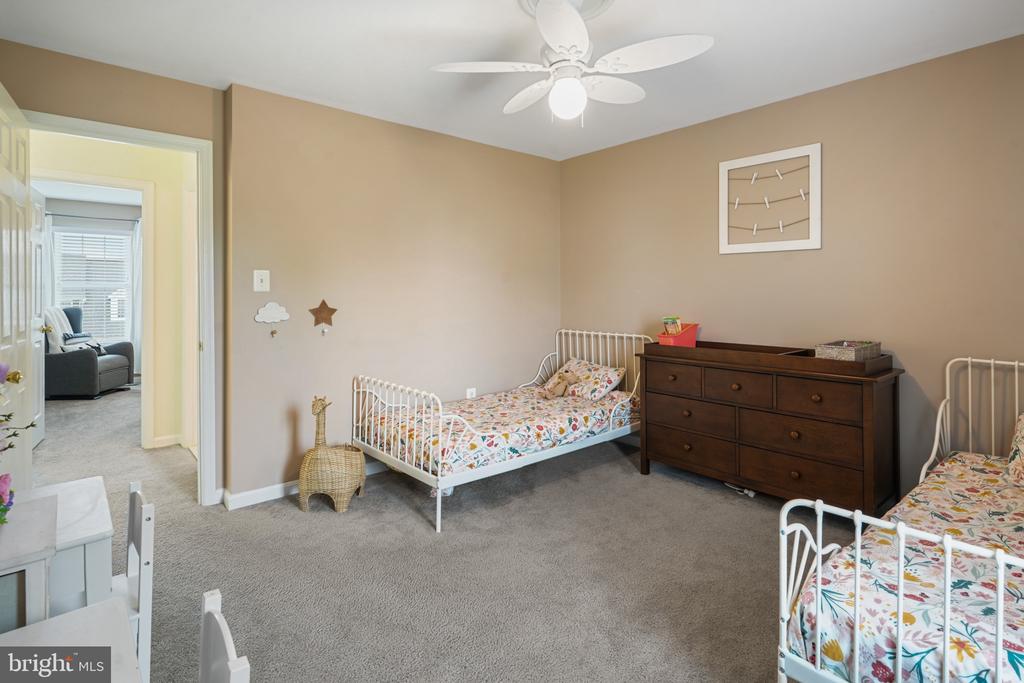 5987 Calvert