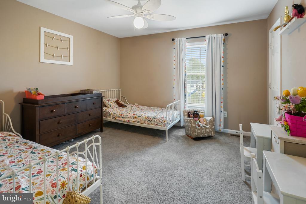 5987 Calvert