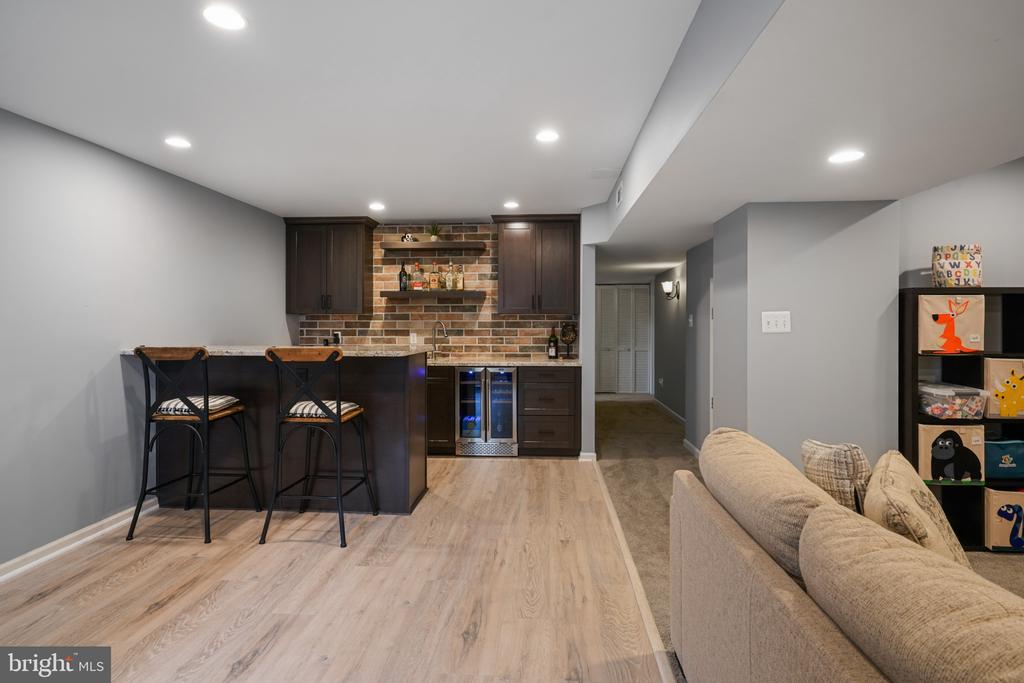 5987 Calvert