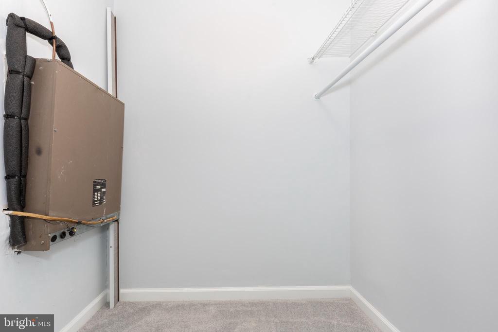 1003 SCARLET OAK COURT 1A