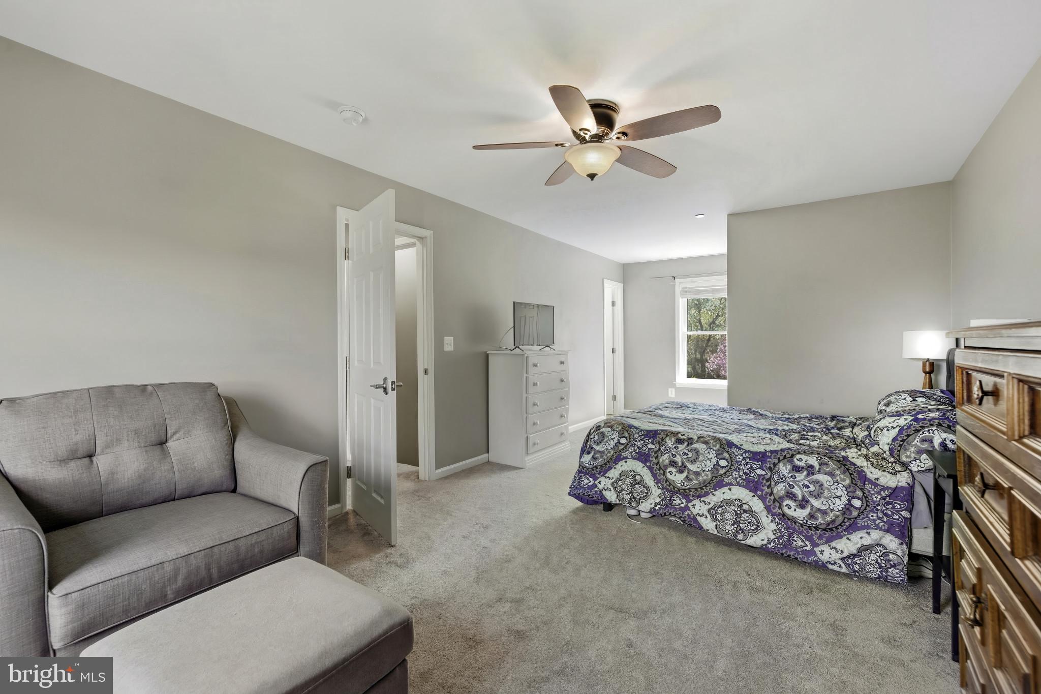 550 YELLOW LILY COURT