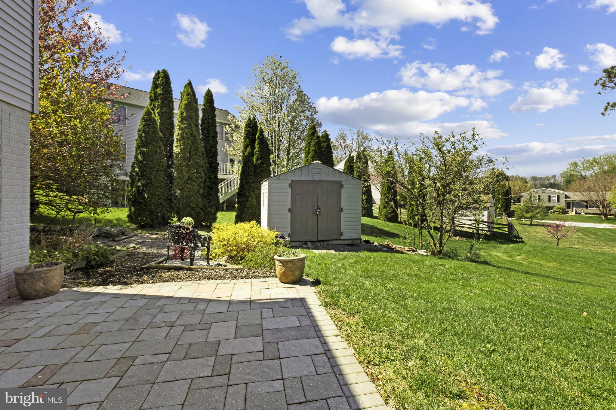 550 YELLOW LILY COURT