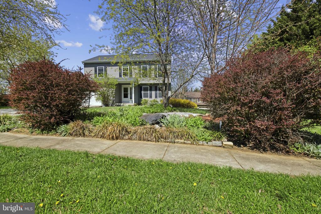 550 YELLOW LILY COURT