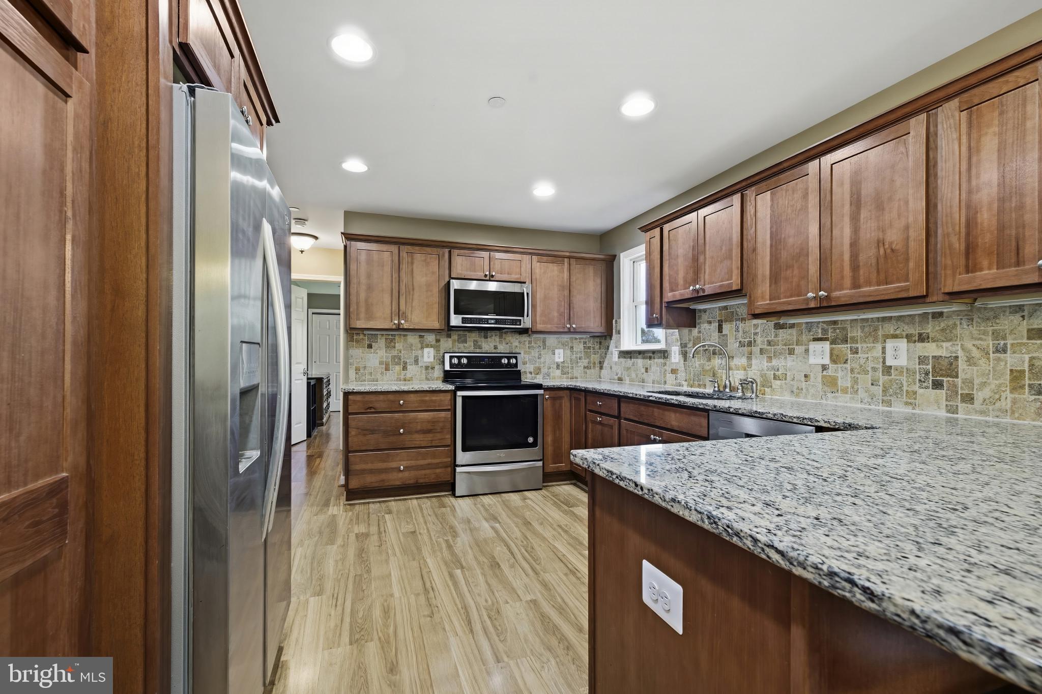 550 YELLOW LILY COURT