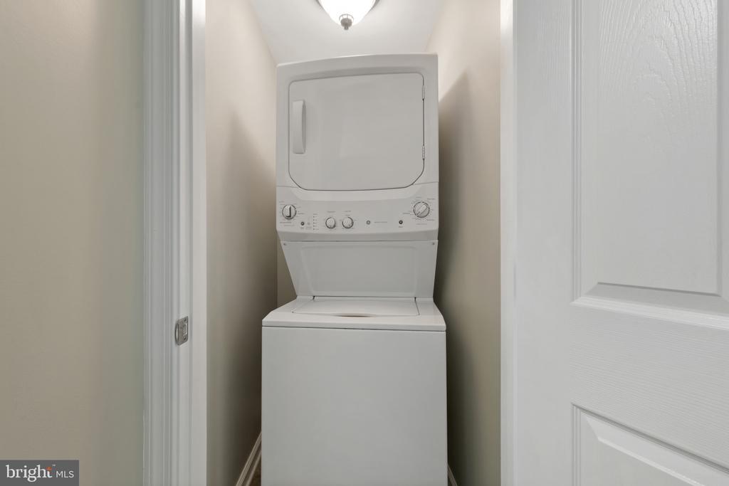550 YELLOW LILY COURT