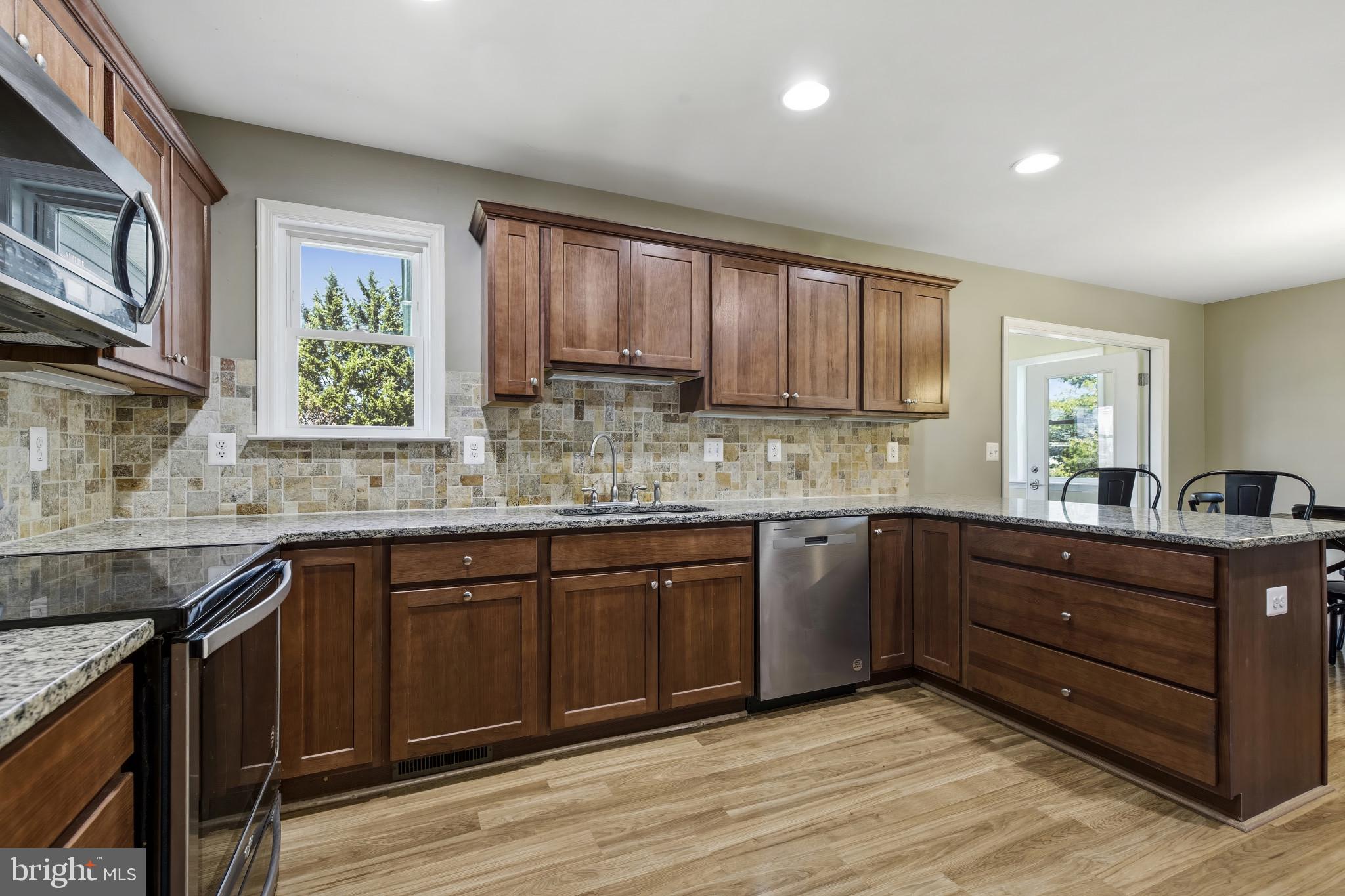 550 YELLOW LILY COURT