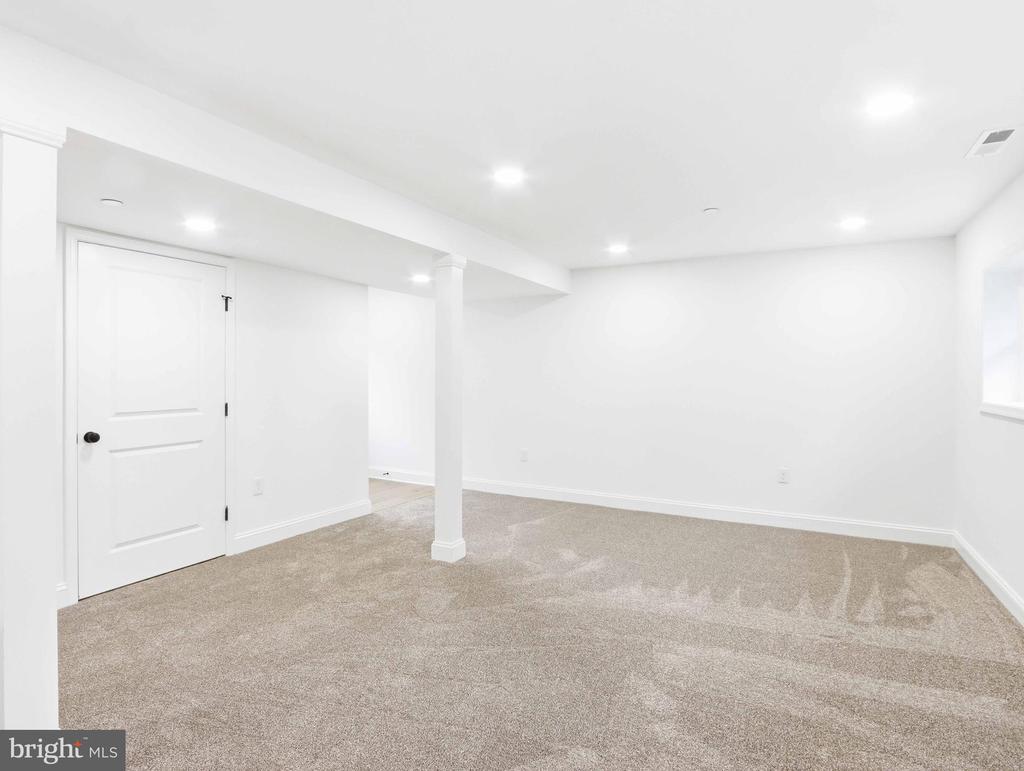 683 SUNFLOWER COURT