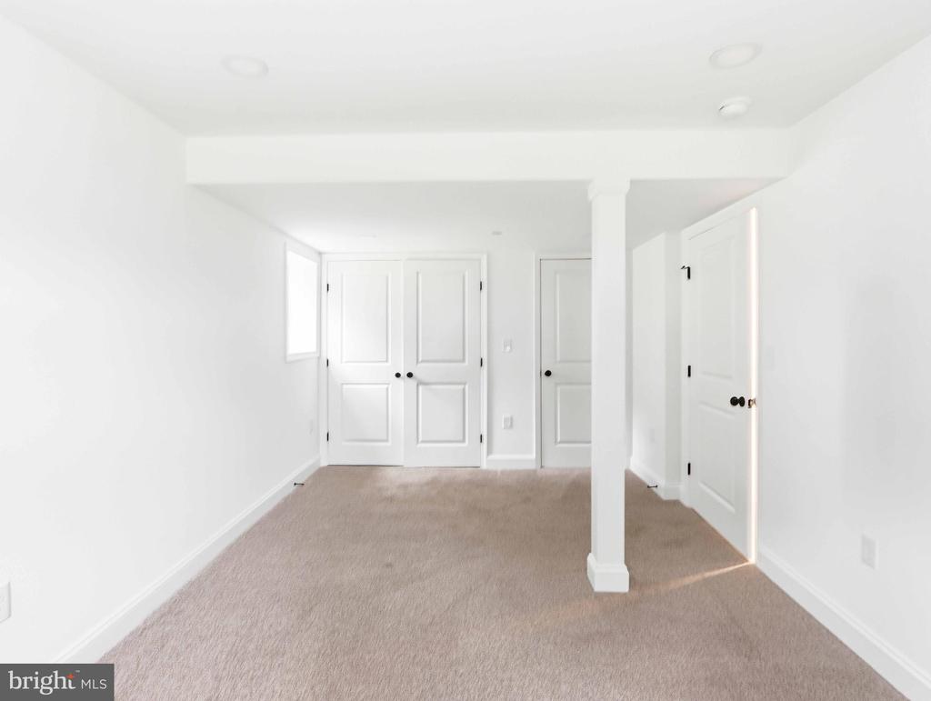 683 SUNFLOWER COURT