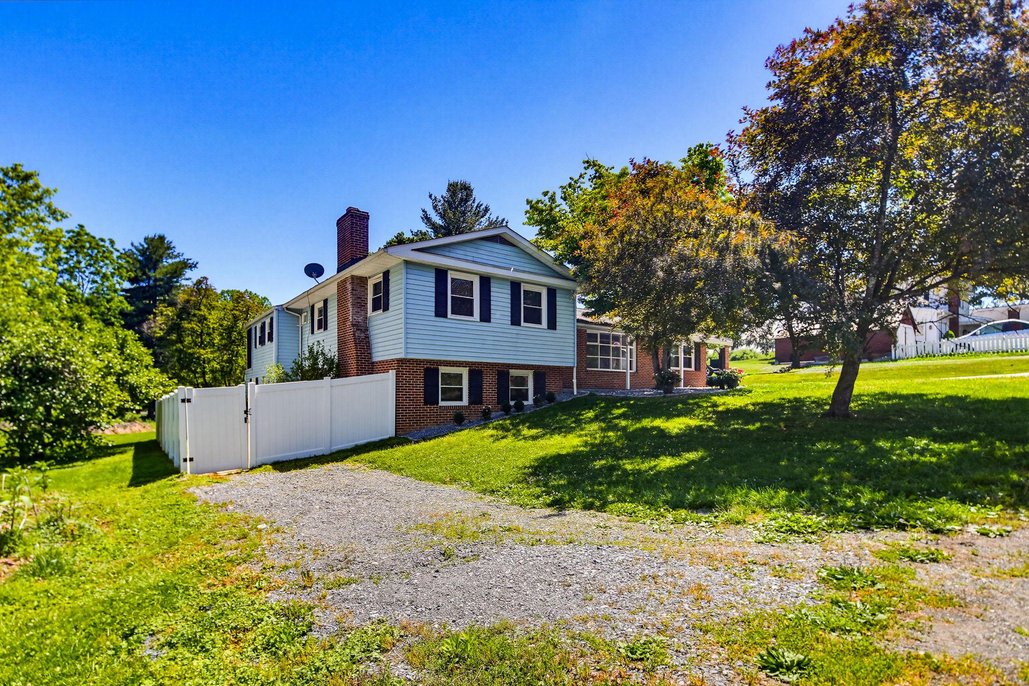 119 SCHOOLHOUSE ROAD