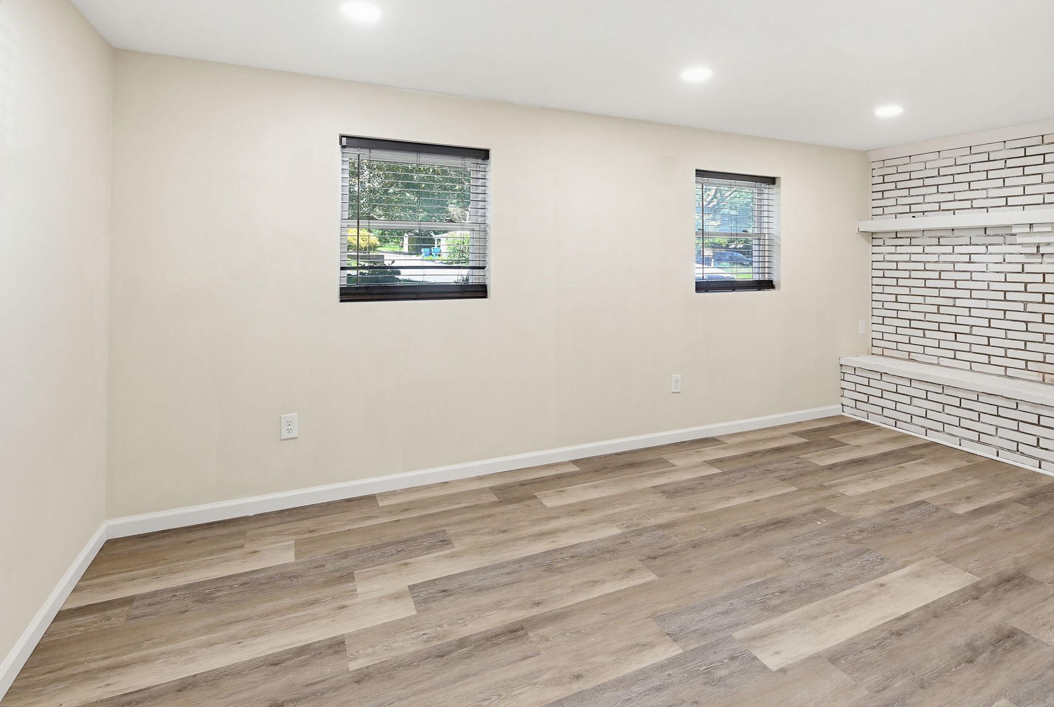 119 SCHOOLHOUSE ROAD