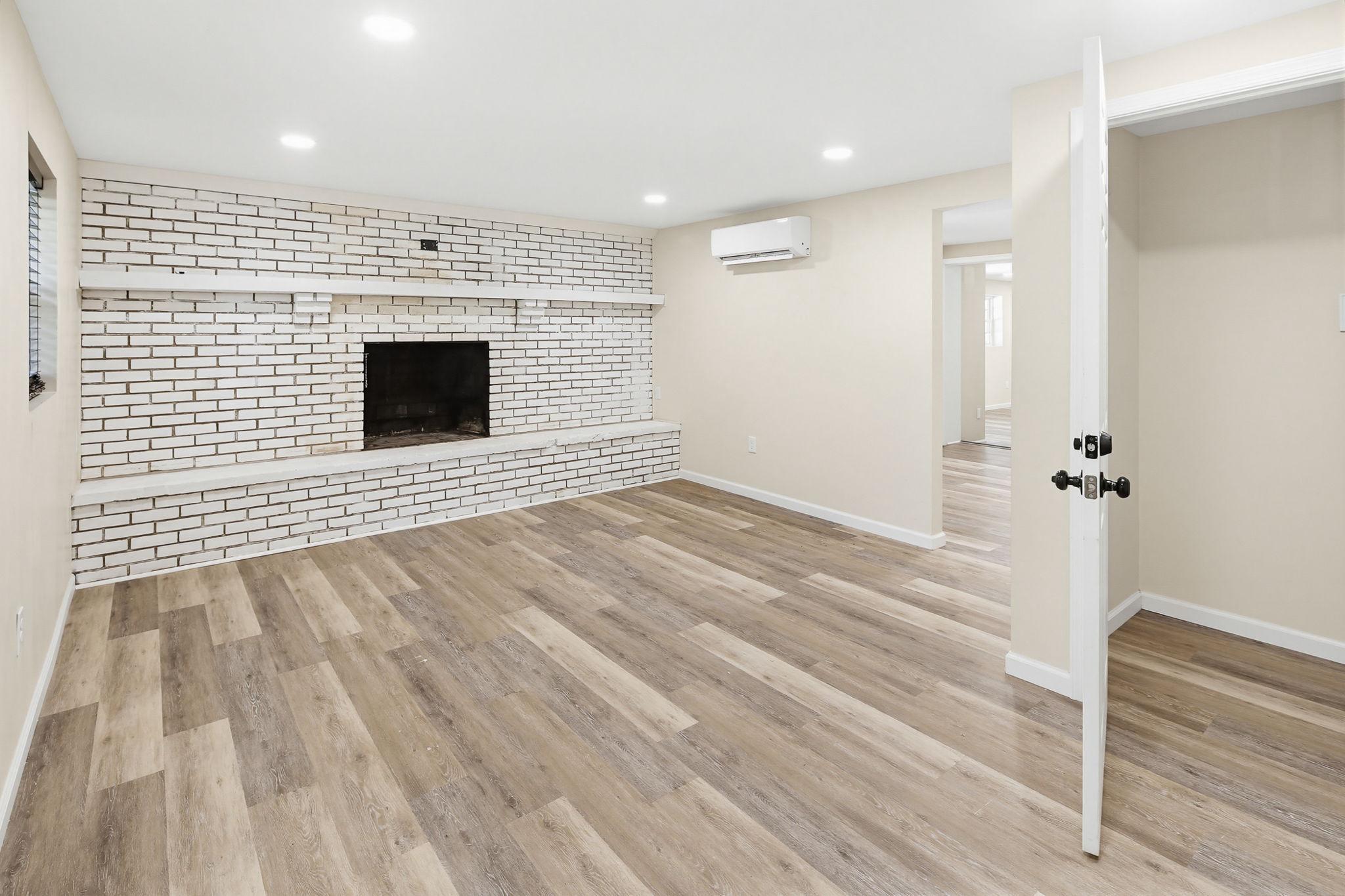 119 SCHOOLHOUSE ROAD