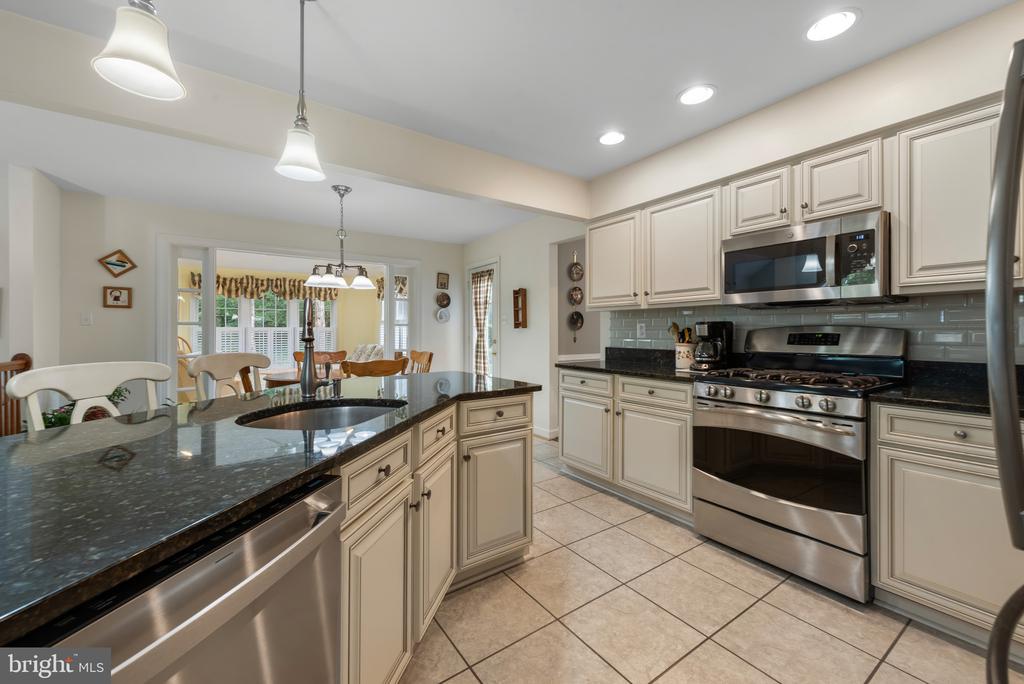 5999 CALVERT WAY