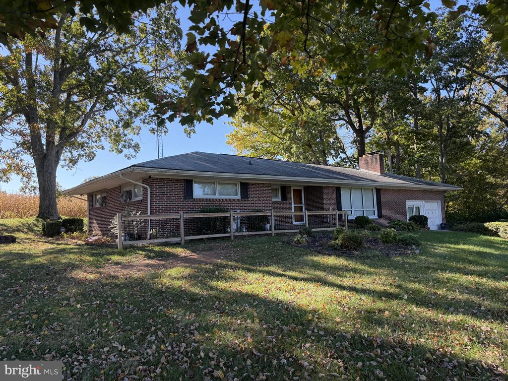 1605 E MAYBERRY ROAD